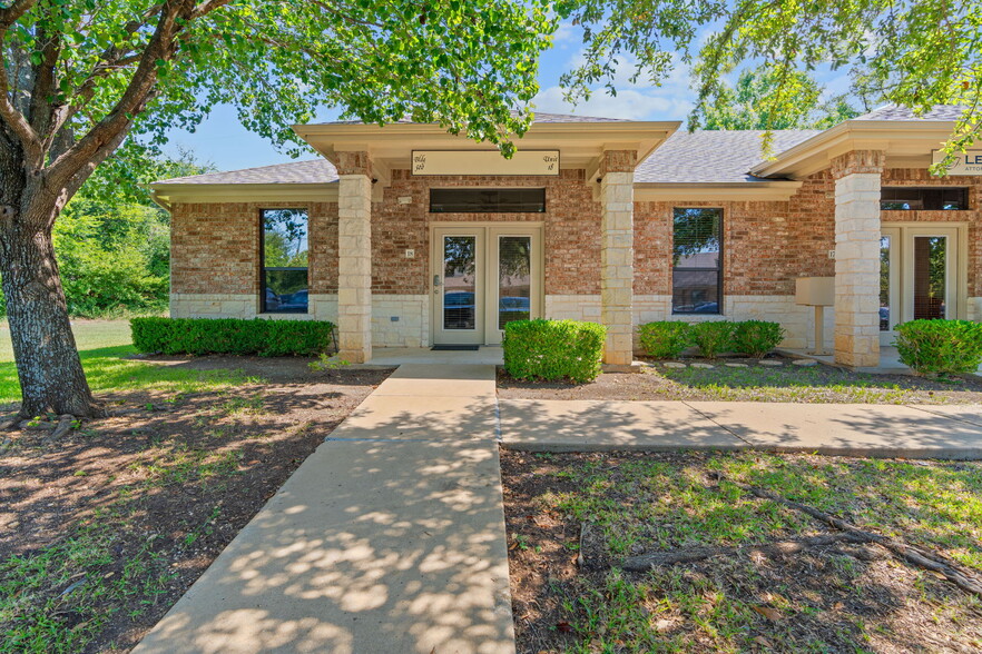 3000 Joe Dimaggio Blvd, Round Rock, TX for rent - Building Photo - Image 1 of 24