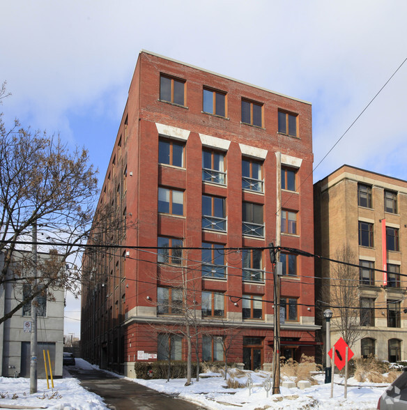 468 Wellington St W, Toronto, ON for rent - Primary Photo - Image 1 of 17