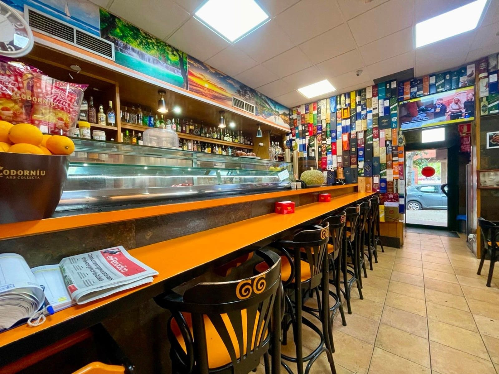 Retail in Barcelona, Barcelona to rent Interior Photo- Image 1 of 17