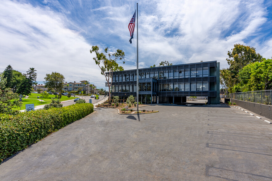 2333 State St, Carlsbad, CA for rent - Building Photo - Image 3 of 13