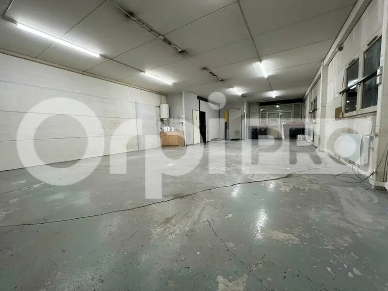 Light Industrial in Champlan to rent Interior Photo- Image 1 of 8