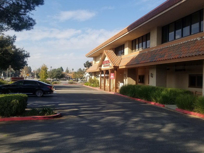 137 E Thousand Oaks Blvd, Thousand Oaks, CA for sale - Building Photo - Image 1 of 1