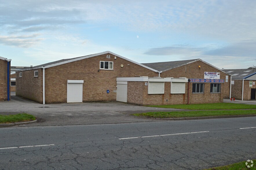 Carlyon Rd, Atherstone for sale - Primary Photo - Image 1 of 1