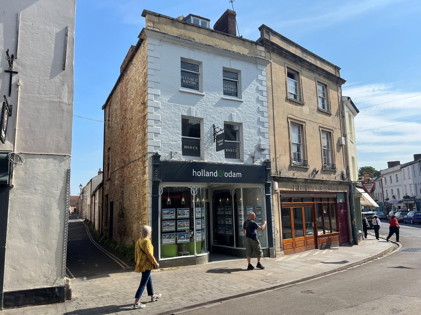55 High St, Wells to rent Building Photo- Image 1 of 1