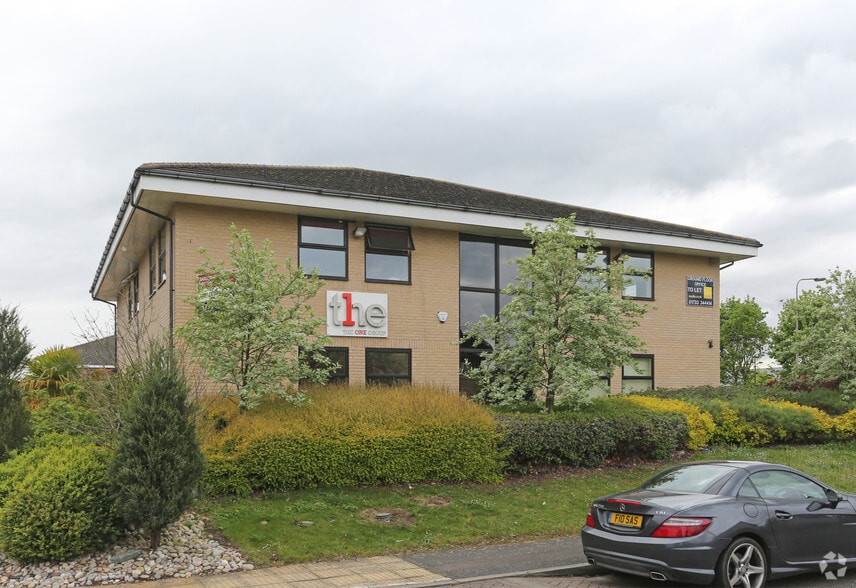 43-44 Commerce Rd, Peterborough to rent - Building Photo - Image 2 of 6