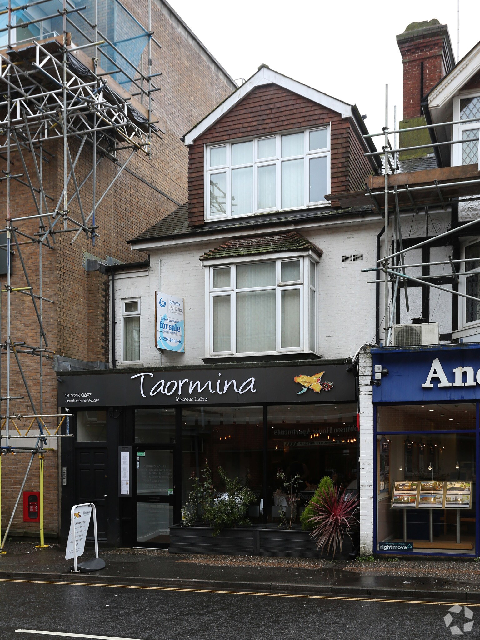 7 High St, Crawley for sale Primary Photo- Image 1 of 1