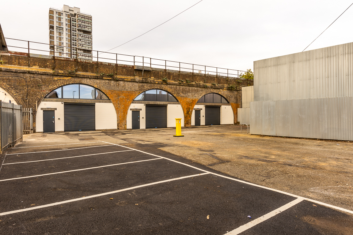 Portslade Rd, London for rent Building Photo- Image 1 of 5