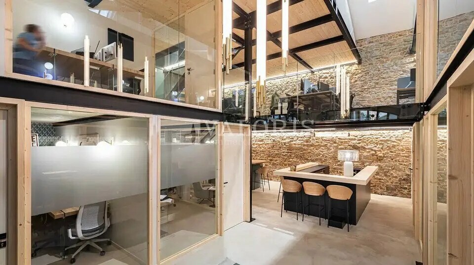 Office in Lyon to rent Building Photo- Image 1 of 11
