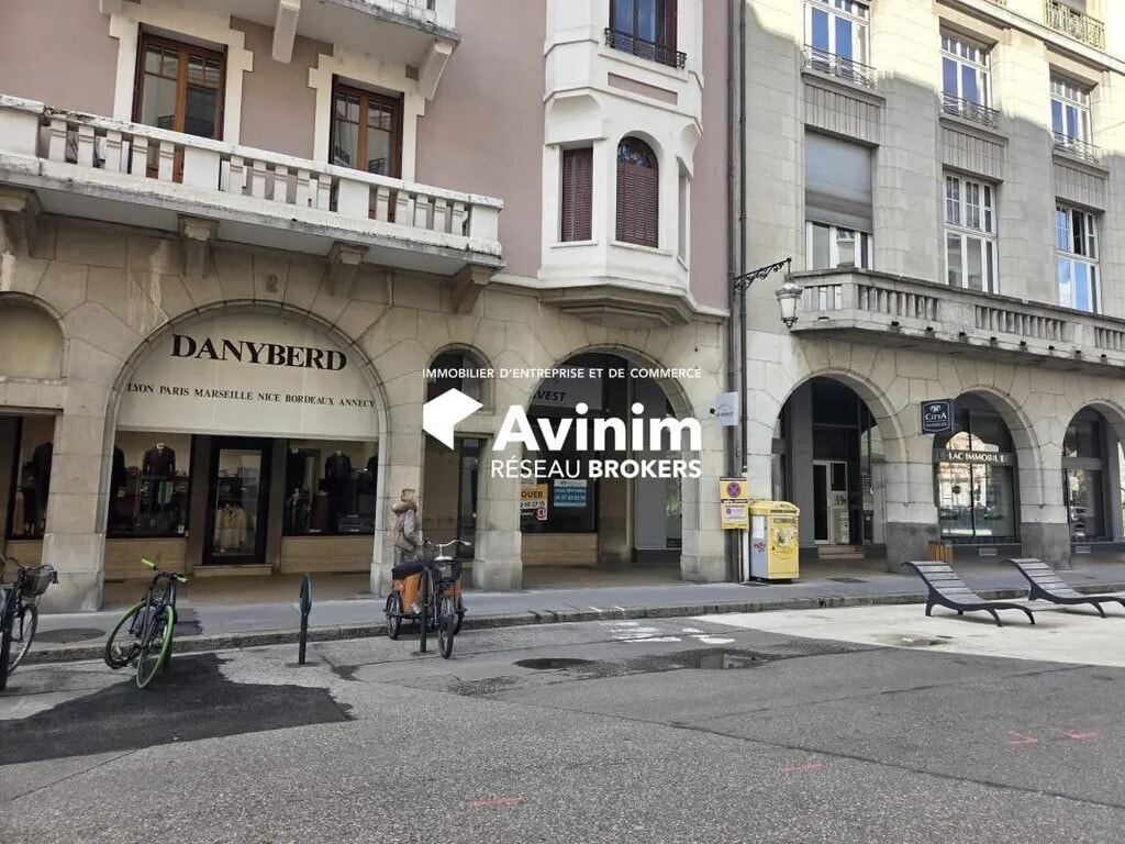Location Commerce 60 m² - Photo 1