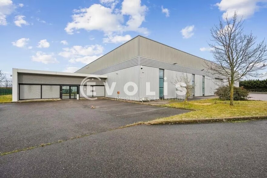 120 Impasse De La Balme, Saint-Priest to rent - Building Photo - Image 1 of 10
