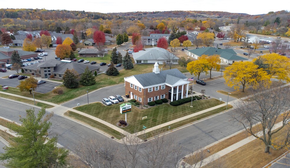 1706 Greenview Pl SW, Rochester, MN for sale - Building Photo - Image 1 of 1