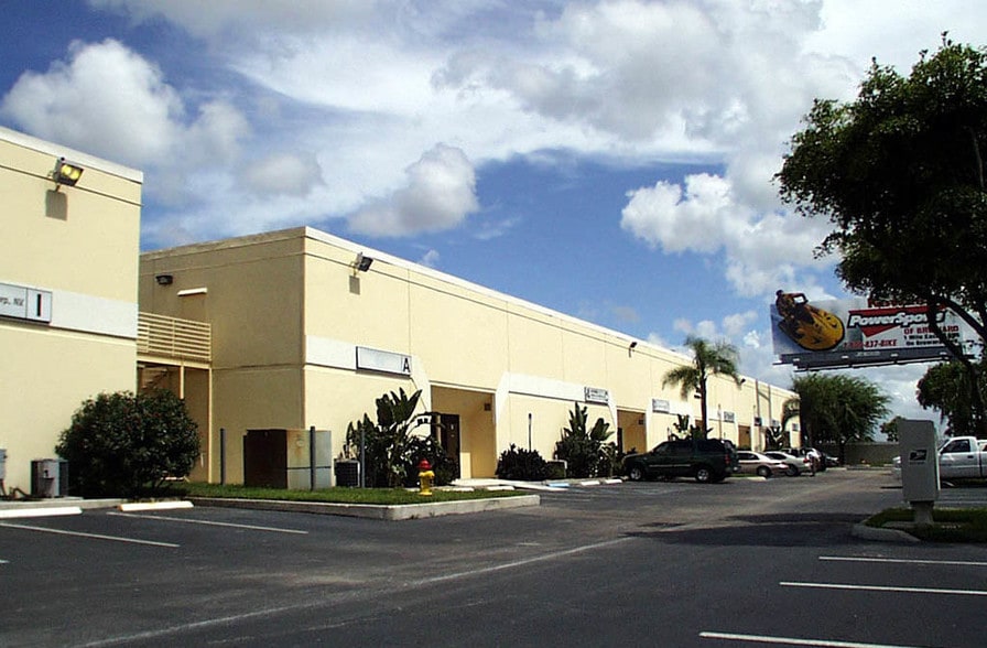 3750 Hacienda Blvd, Davie, FL to rent - Building Photo - Image 3 of 8