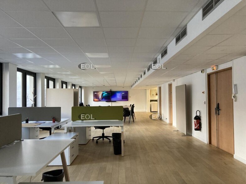 Office in Charenton-le-Pont to rent - Interior Photo - Image 2 of 8