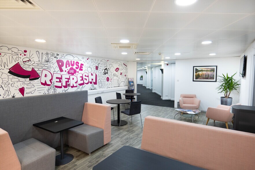 Garrett Field, Warrington to rent - Building Photo - Image 3 of 33