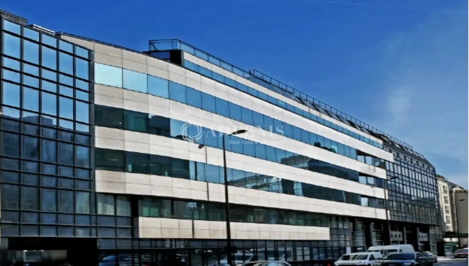 Office in Levallois-Perret to rent Building Photo- Image 1 of 9