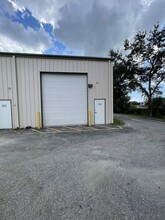 6618 26th Ct E, Sarasota, FL for rent Building Photo- Image 2 of 8