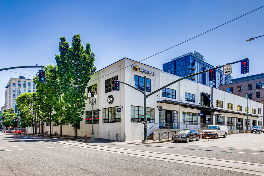 902-926 NW 13th Ave, Portland, OR for rent - Building Photo - Image 1 of 8