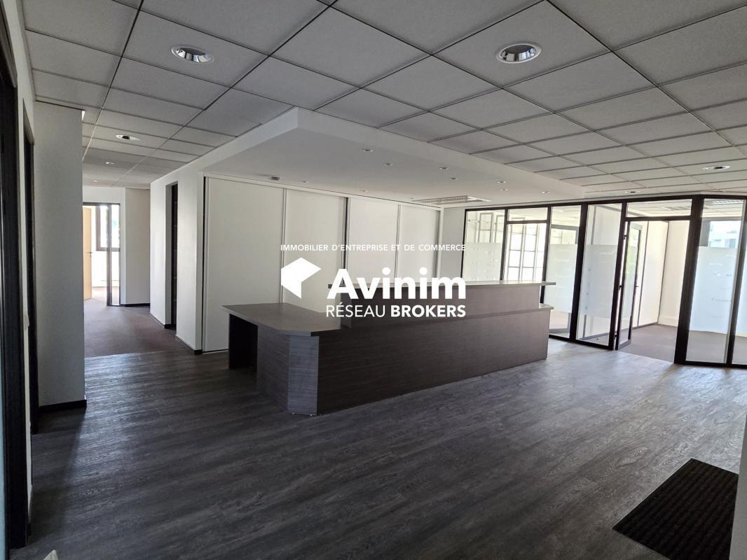 Office in Annecy for sale Interior Photo- Image 1 of 9