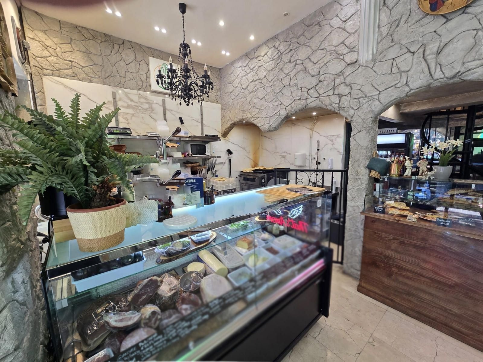 Retail in Barcelona, Barcelona to rent Interior Photo- Image 1 of 13
