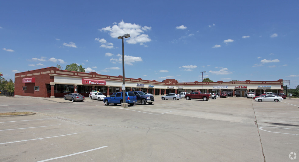 6900 Denton Hwy, Watauga, TX for rent - Primary Photo - Image 1 of 6