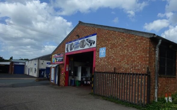 Lisle Av, Kidderminster for sale - Primary Photo - Image 1 of 1