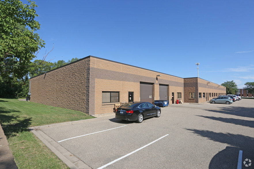 1301-1319 Larc Industrial Blvd, Burnsville, MN for rent - Primary Photo - Image 1 of 8