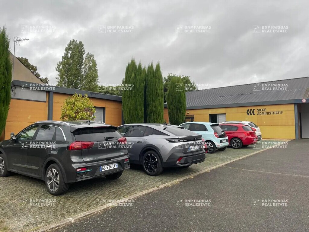 Vente Bureaux 827 m² - Photo 1