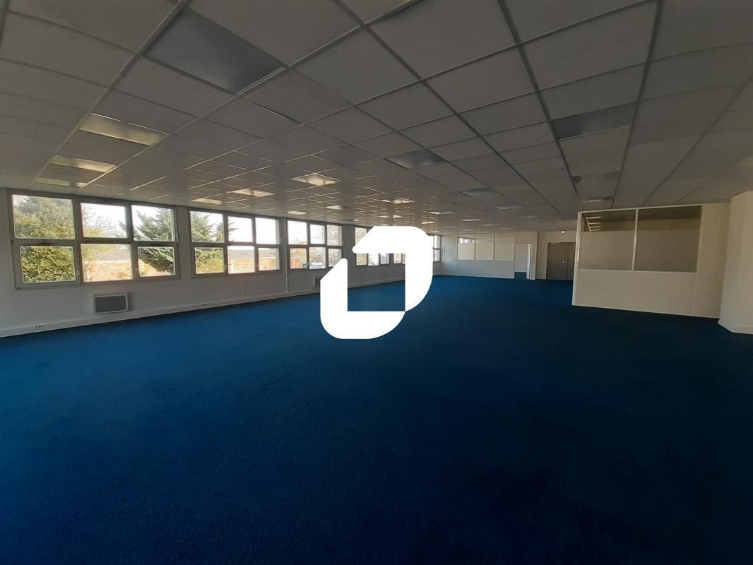 Office in Montreuil to rent Interior Photo- Image 1 of 6