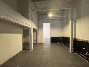Retail in Barcelona, Barcelona to rent Interior Photo- Image 2 of 9
