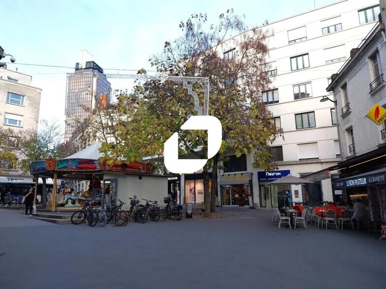 13 Rue Contrescarpe, Nantes to rent - Building Photo - Image 3 of 4