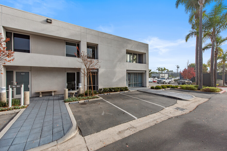 711 W 17th St, Costa Mesa, CA for rent - Building Photo - Image 1 of 23