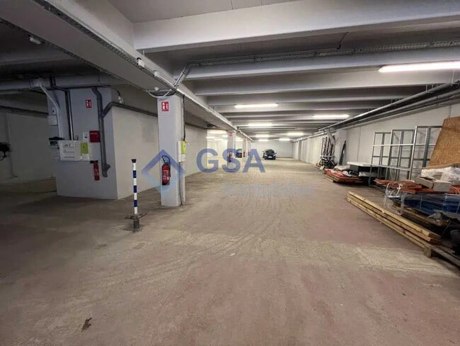 Location Local d'activités 669 m²