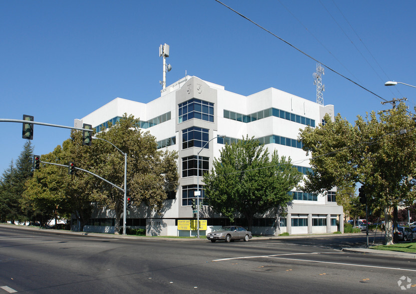 1401 El Camino Ave, Sacramento, CA for rent - Building Photo - Image 3 of 15