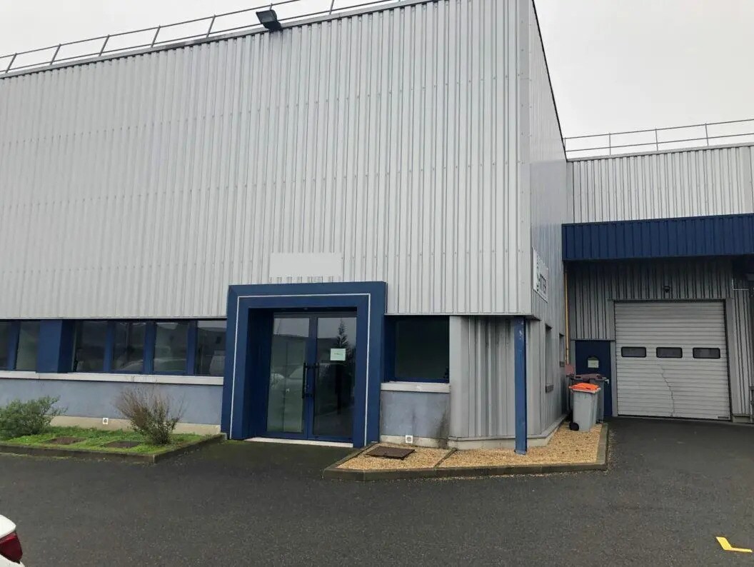 Light Industrial in Chilly-Mazarin to rent Primary Photo- Image 1 of 2