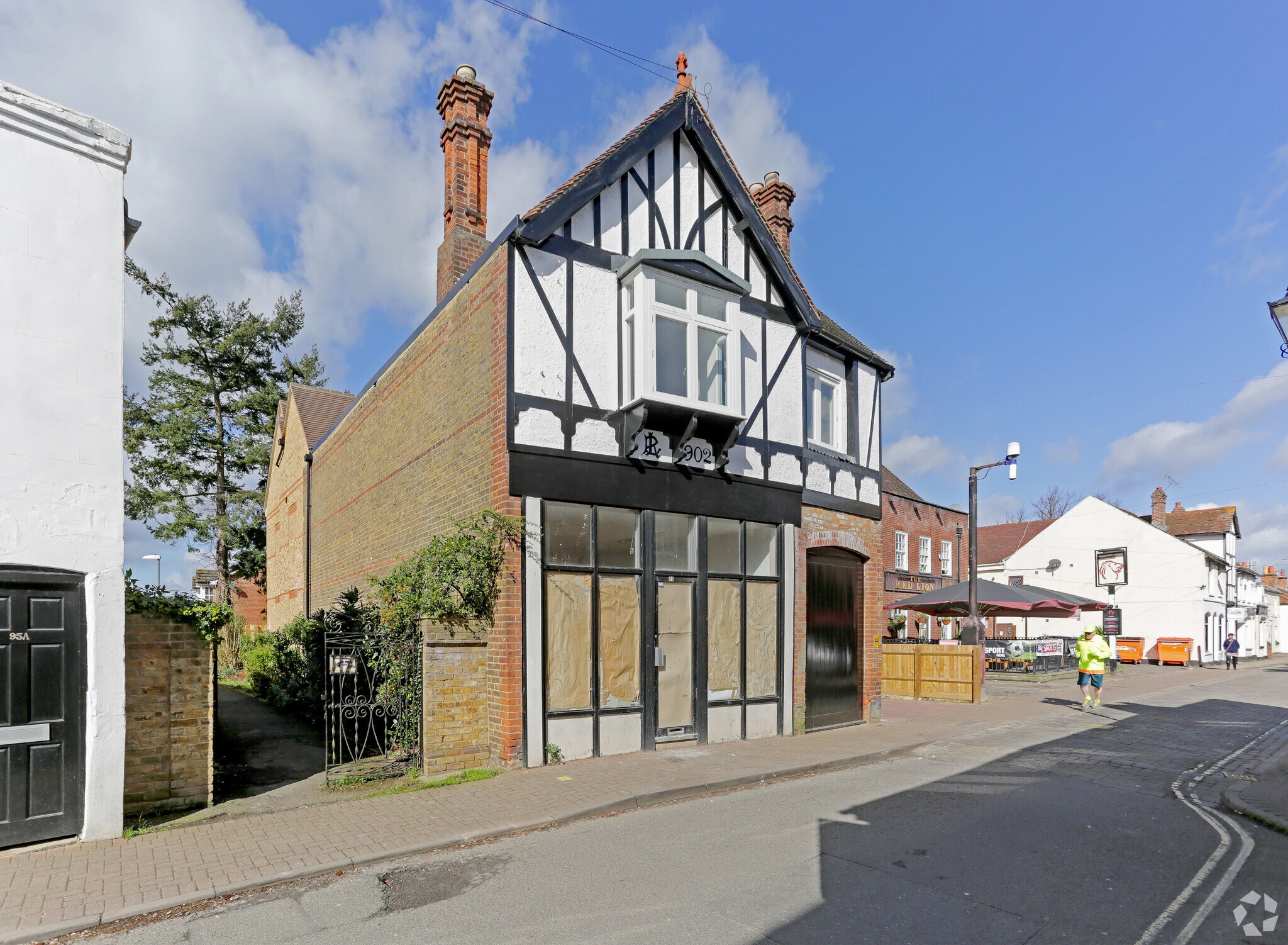 99 High St, Burnham for sale Primary Photo- Image 1 of 1