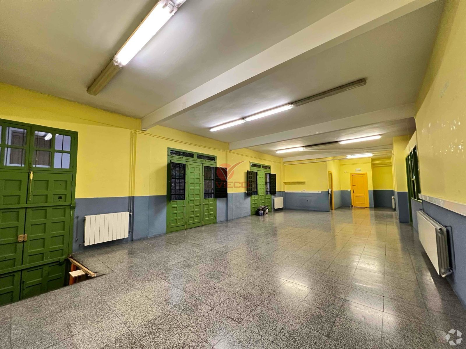 Retail in Cuenca, Cuenca to rent Interior Photo- Image 1 of 9