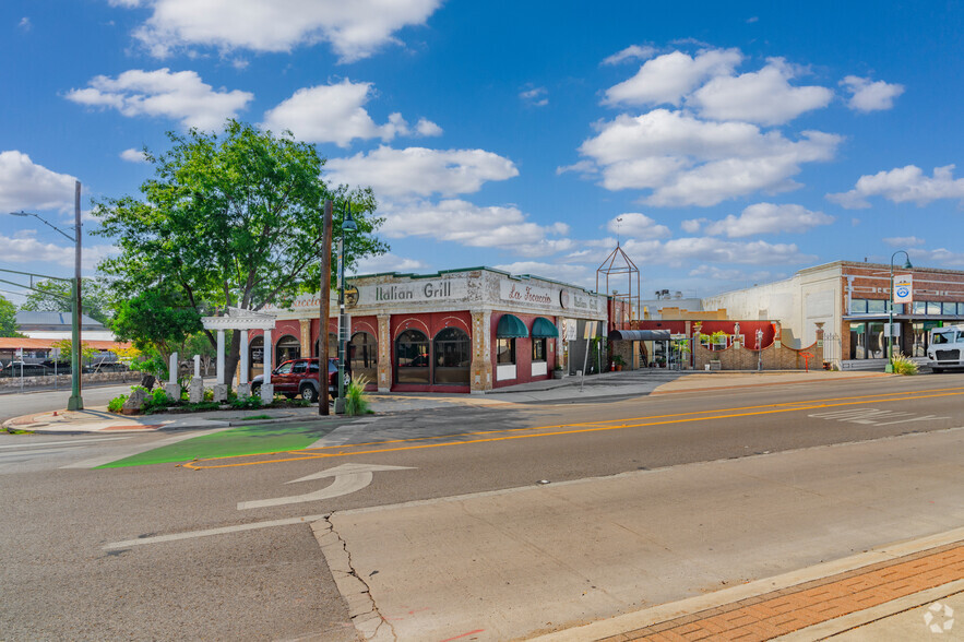 800 S Alamo St, San Antonio, TX for rent - Building Photo - Image 3 of 19