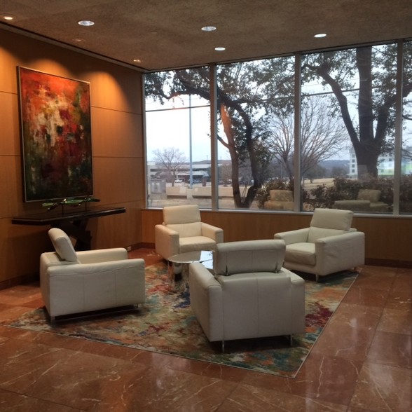 10501 N Central Expy, Dallas, TX for rent - Lobby - Image 2 of 4