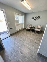 14819 N Cave Creek Rd, Phoenix, AZ to rent Interior Photo- Image 2 of 6