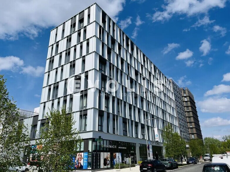 4 Rue Galilée, Champs-sur-Marne to rent - Building Photo - Image 1 of 12