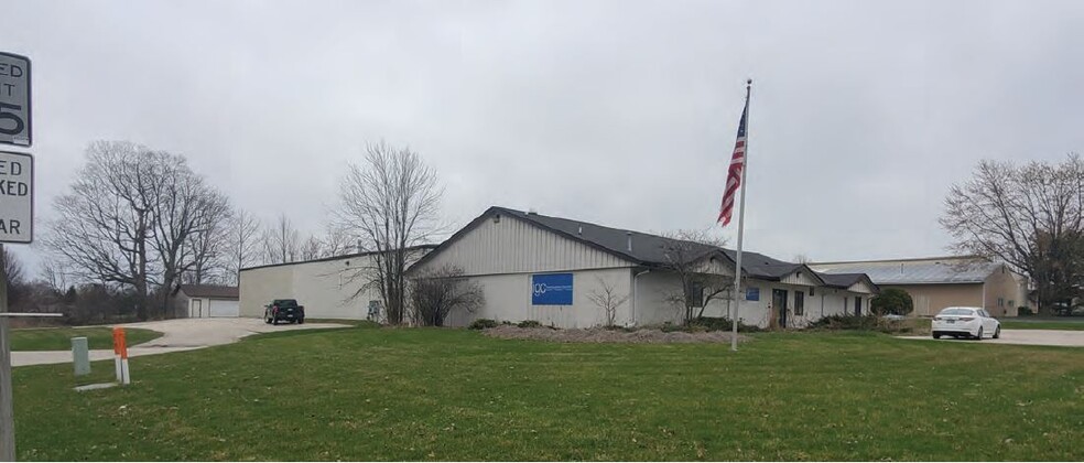 304 Industrial Dr, Fredonia, WI for sale - Building Photo - Image 1 of 1