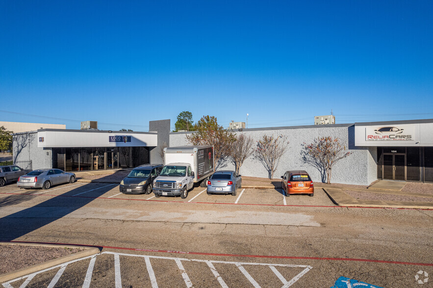 2474 Manana Dr, Dallas, TX for sale - Primary Photo - Image 1 of 1