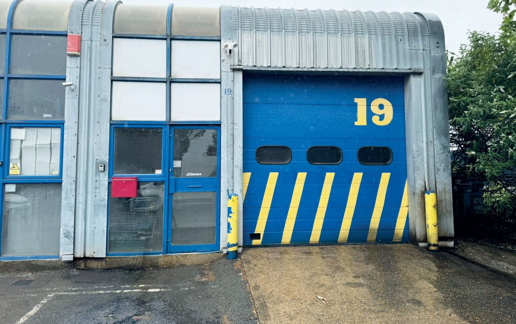 Eversley Way, Egham to rent Building Photo- Image 1 of 3