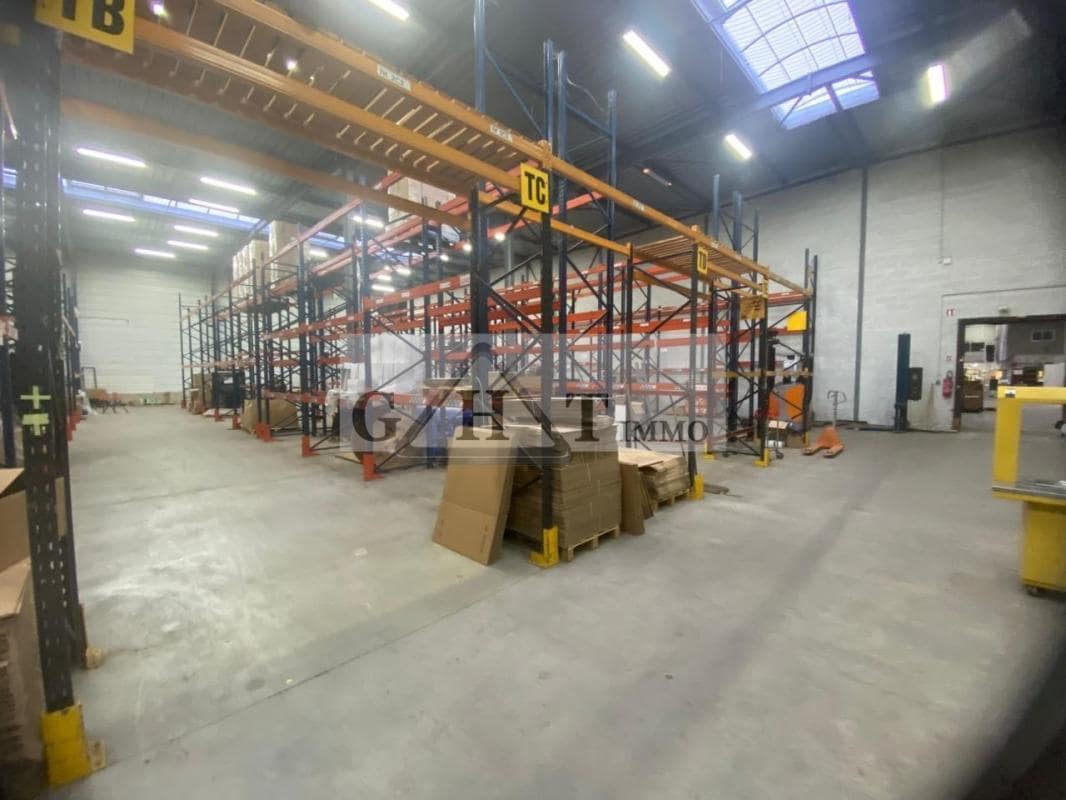 Industrial in Lisses to rent Building Photo- Image 1 of 7