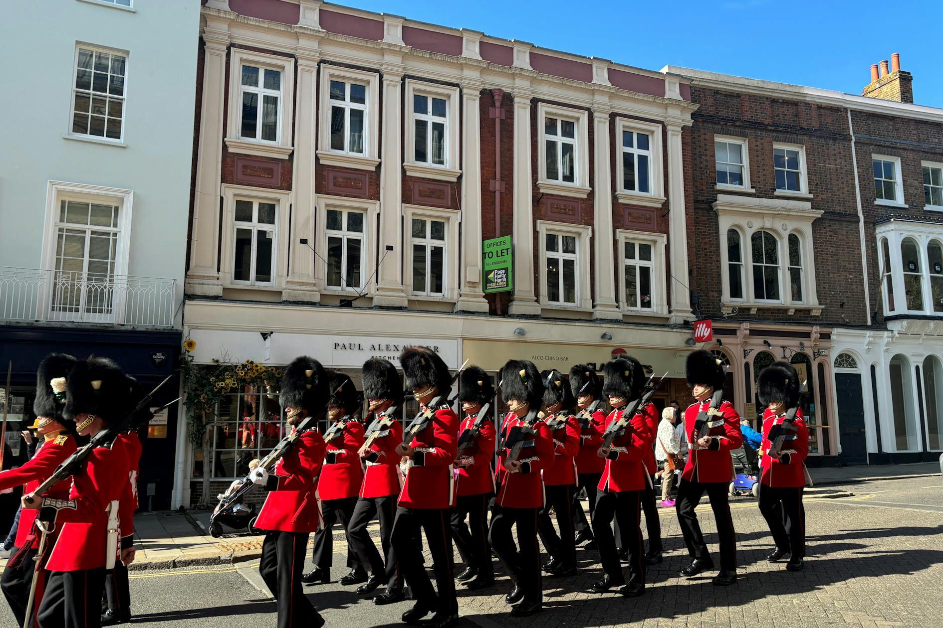 4A-6 High St, Windsor to rent Building Photo- Image 1 of 3