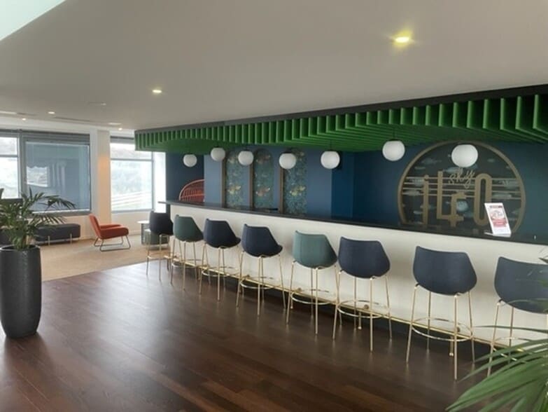 27-33 Quai Alphonse Le Gallo, Boulogne-Billancourt to rent - Lobby - Image 3 of 5