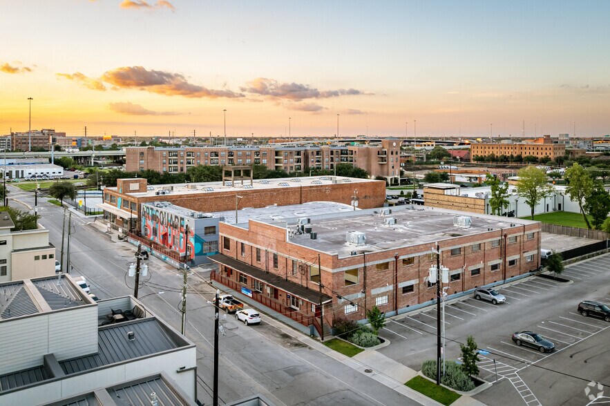 2327 Commerce St, Houston, TX for rent - Aerial - Image 1 of 16