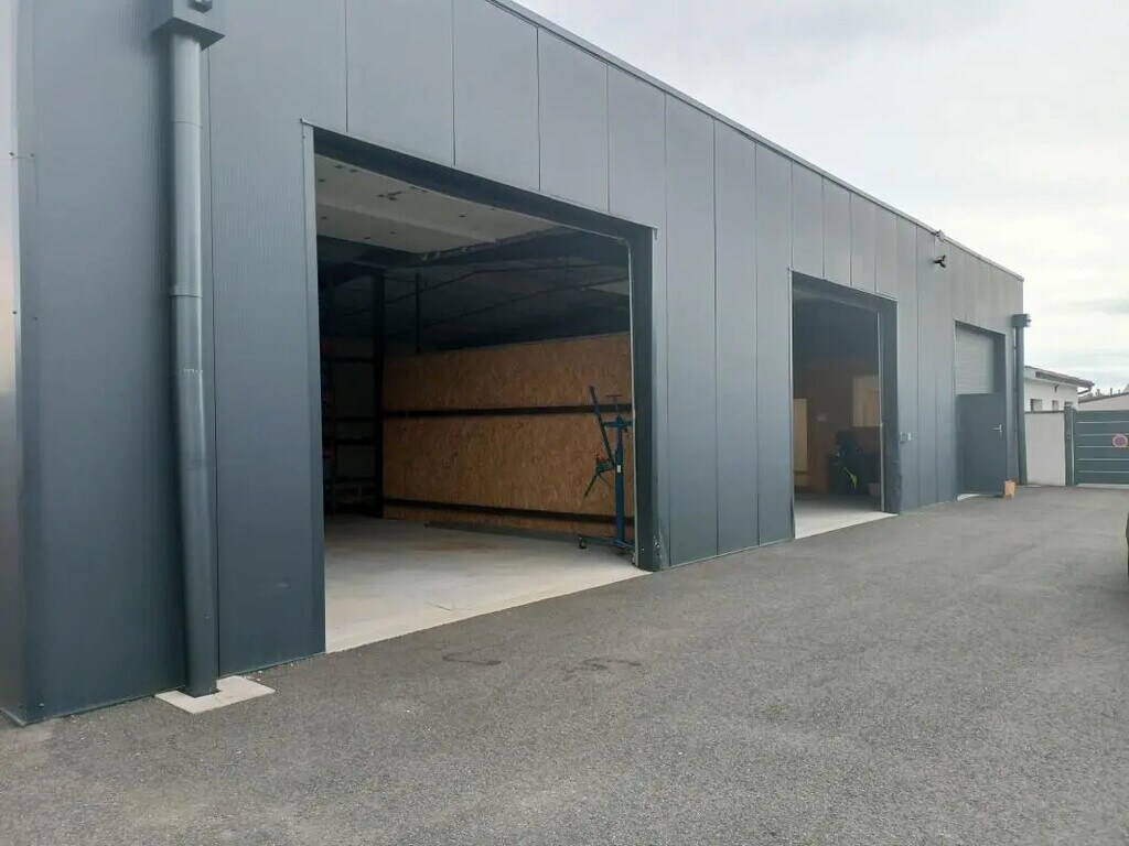 Location Local d'activités 285 m² - Photo 1