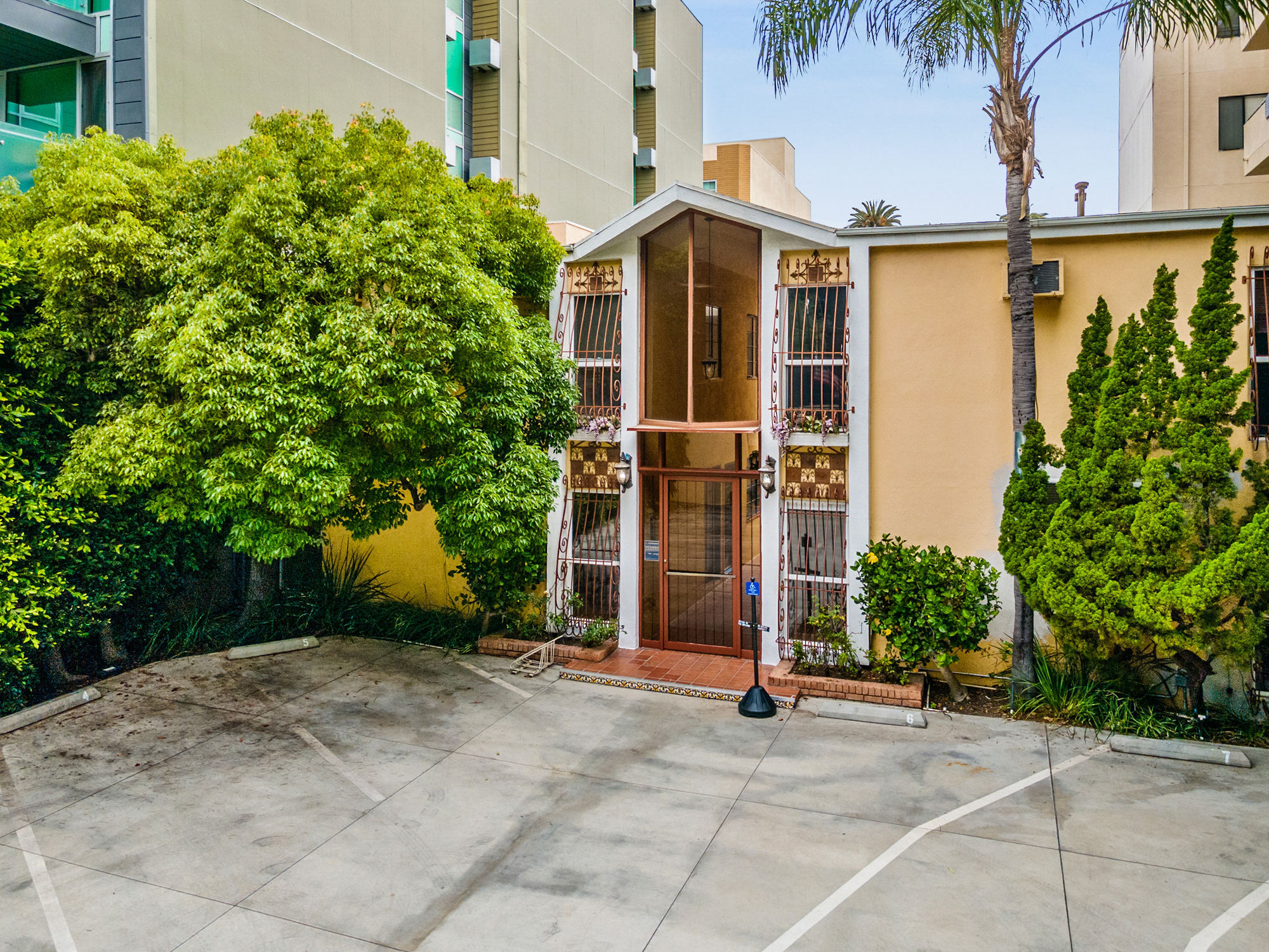 1513 6th St, Santa Monica, CA to rent Building Photo- Image 1 of 4