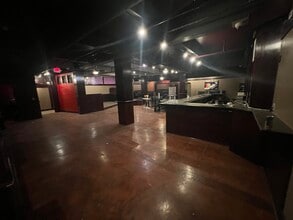 1000 Broadway Blvd, Kansas City, MO to rent Building Photo- Image 2 of 11